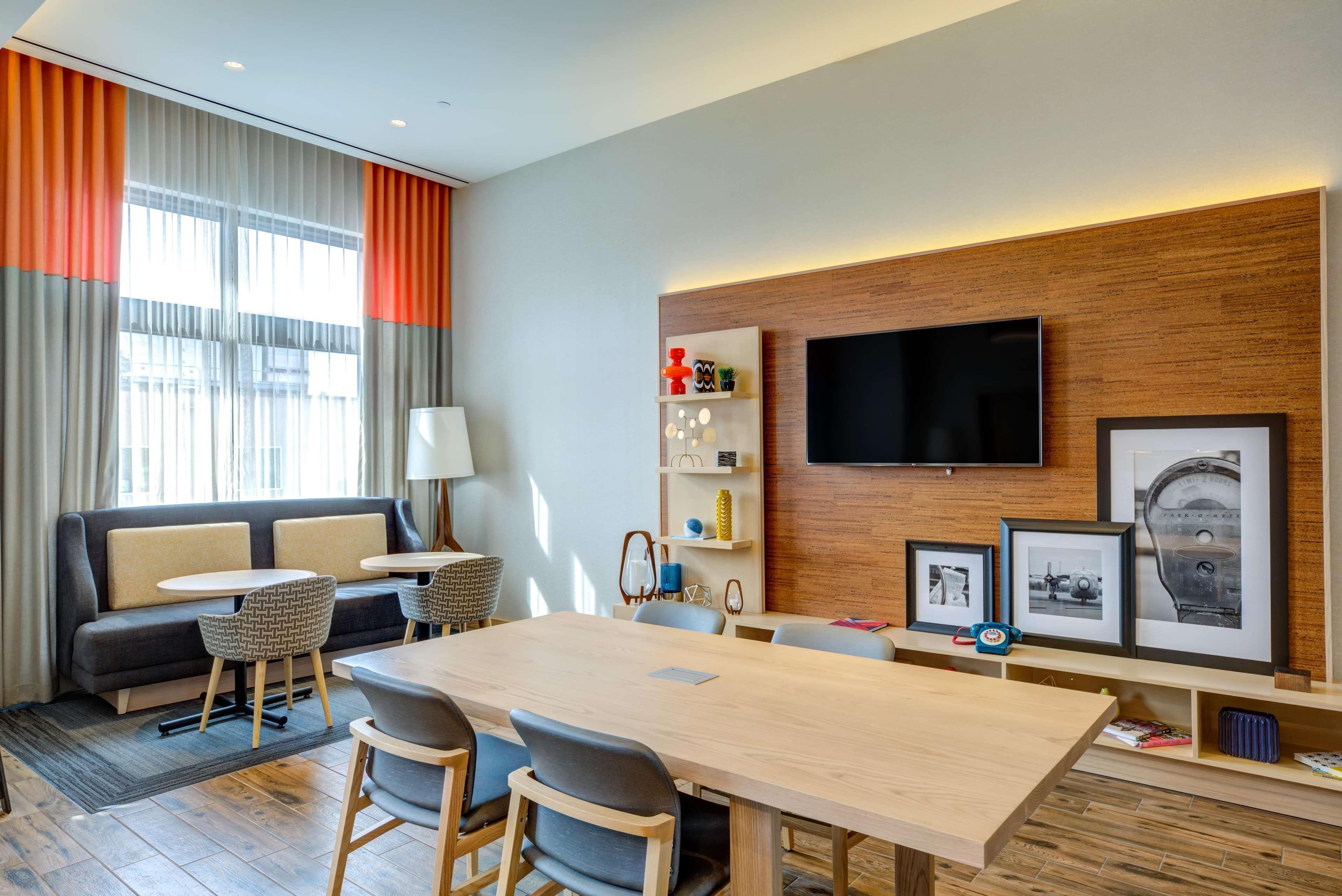 Hampton Inn & Suites Boston/Waltham Zewnętrze zdjęcie