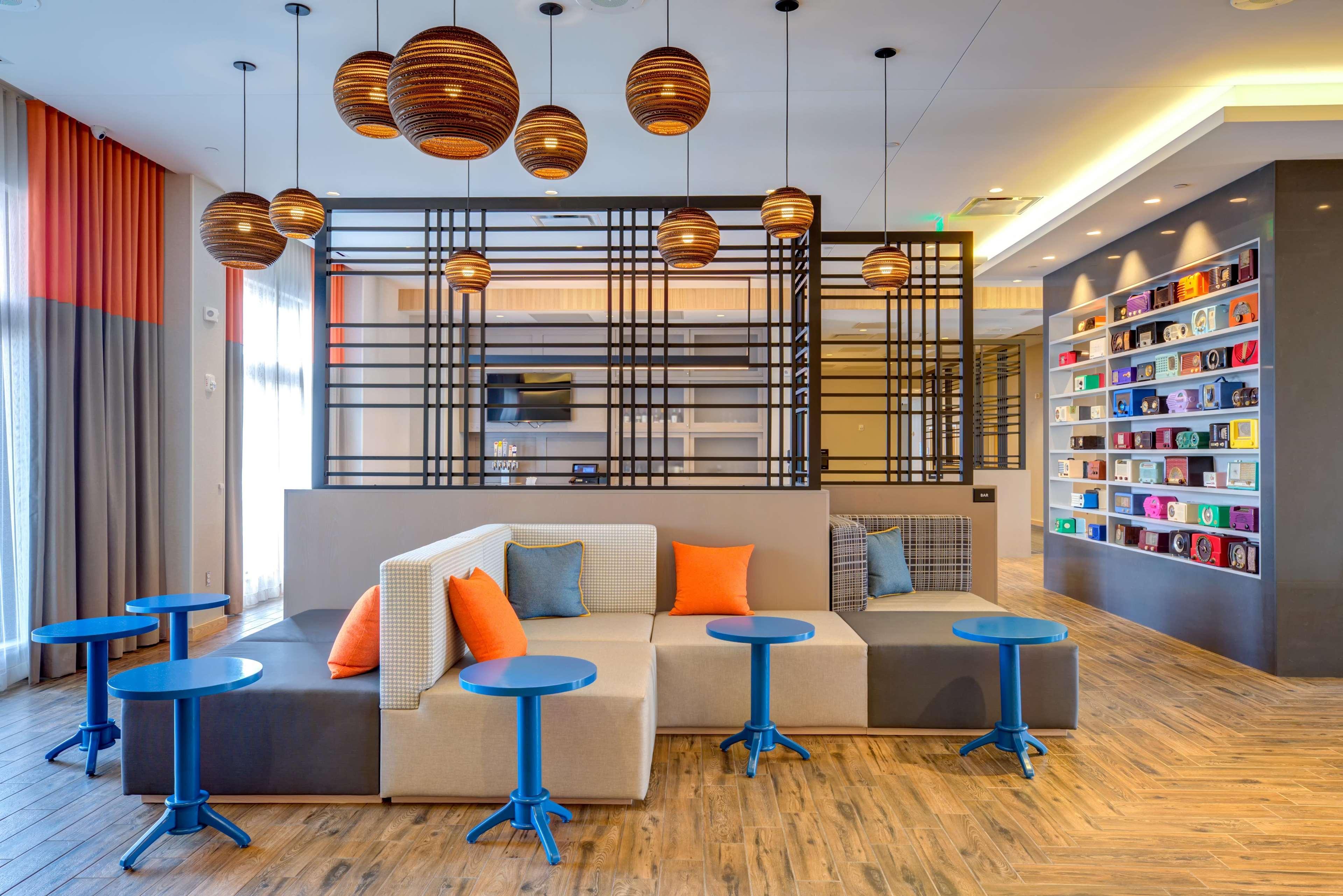 Hampton Inn & Suites Boston/Waltham Zewnętrze zdjęcie