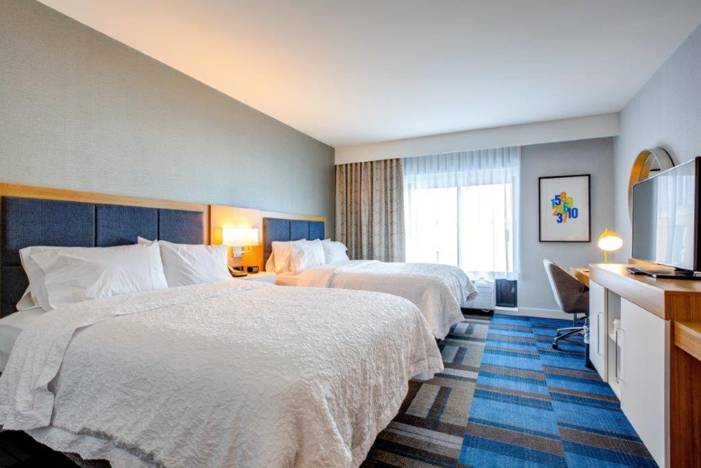 Hampton Inn & Suites Boston/Waltham Zewnętrze zdjęcie