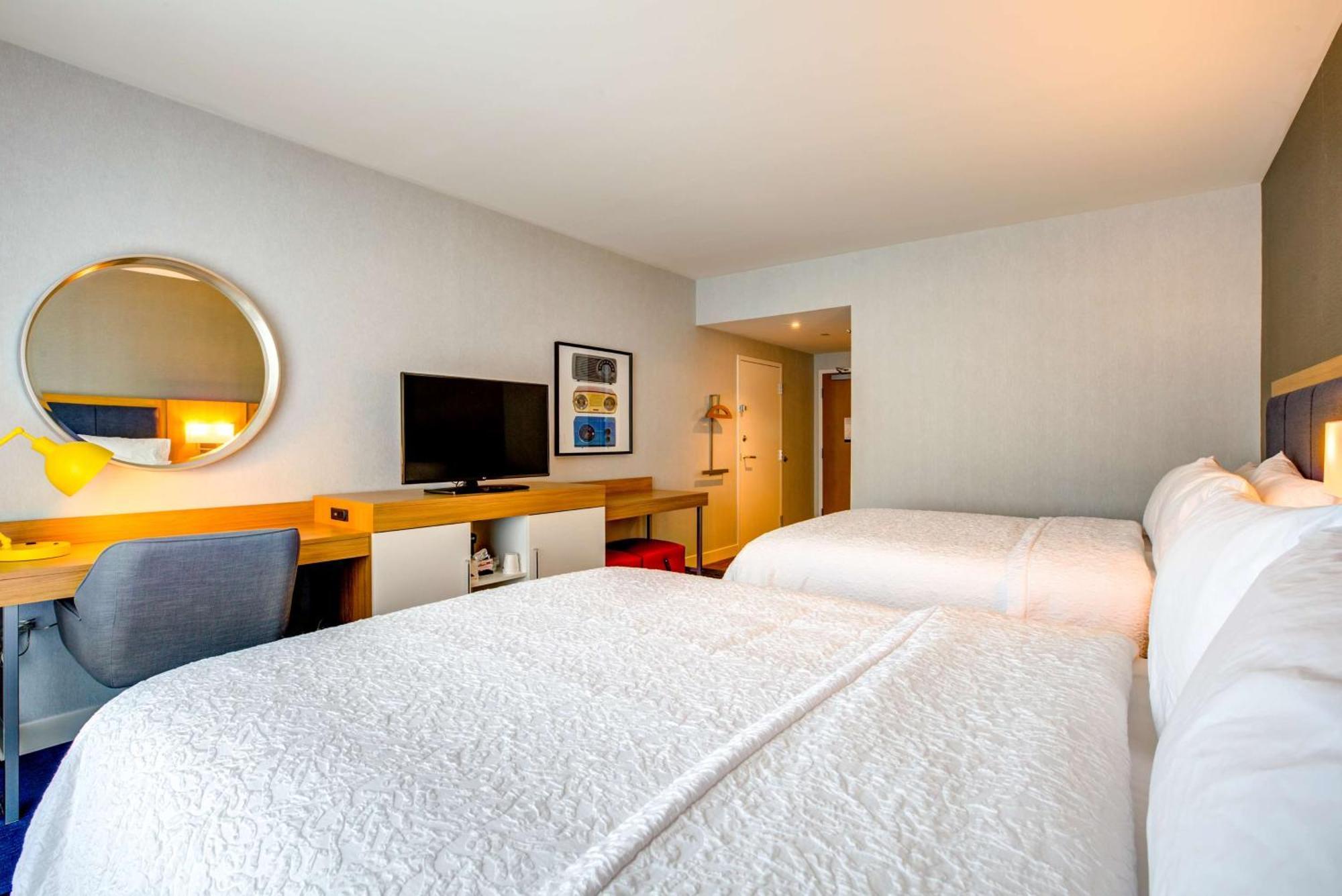 Hampton Inn & Suites Boston/Waltham Zewnętrze zdjęcie