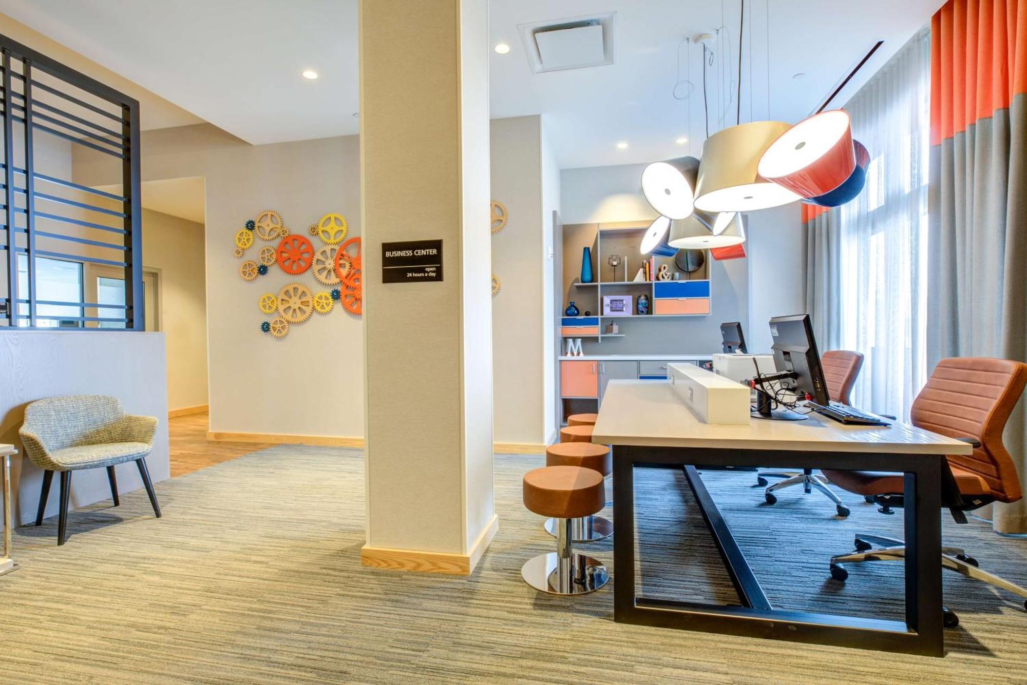 Hampton Inn & Suites Boston/Waltham Zewnętrze zdjęcie