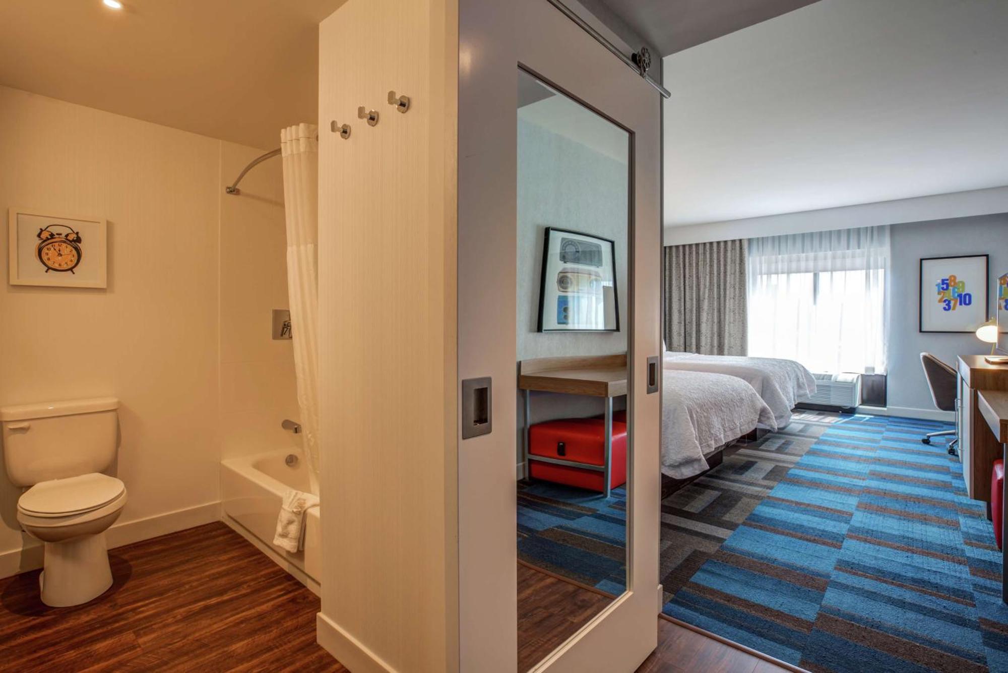 Hampton Inn & Suites Boston/Waltham Zewnętrze zdjęcie