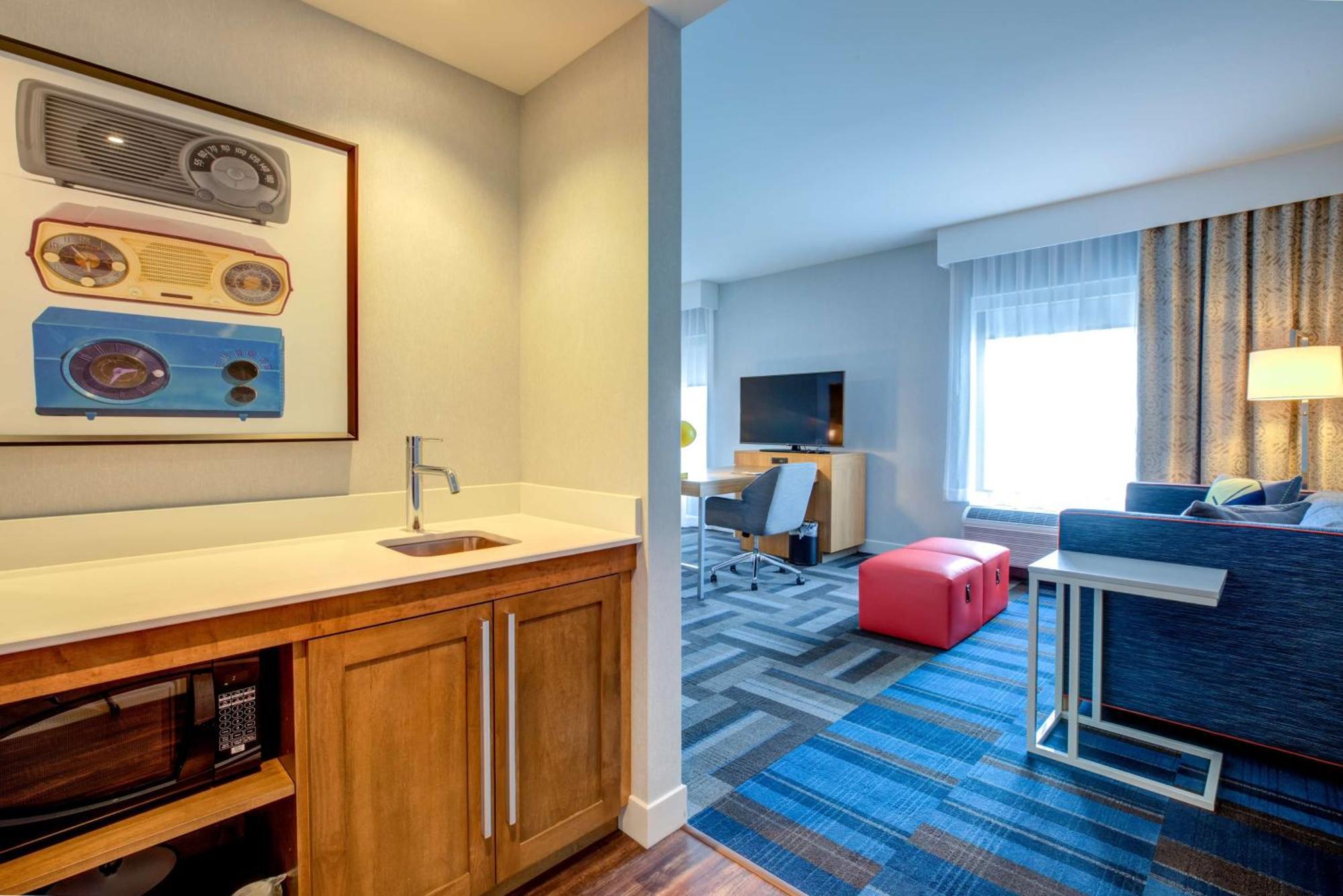 Hampton Inn & Suites Boston/Waltham Zewnętrze zdjęcie
